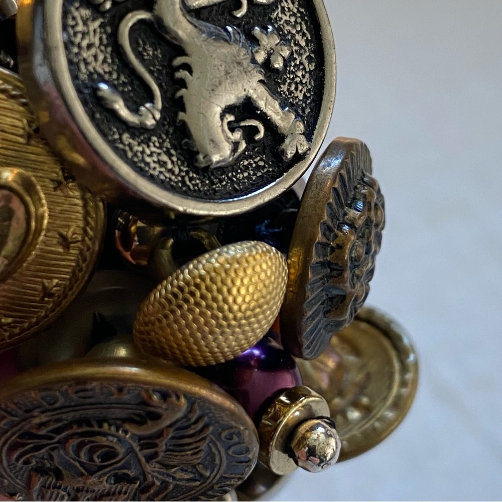 7" Button Bracelet - Picture 6 of 15